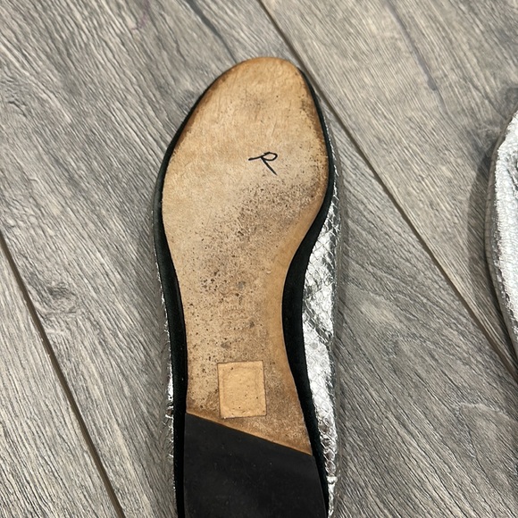 • Dolce & Gabbana • Women’s Metallic Grey Snakeskin Bow Ballet Flats 41 - Picture 8 of 10